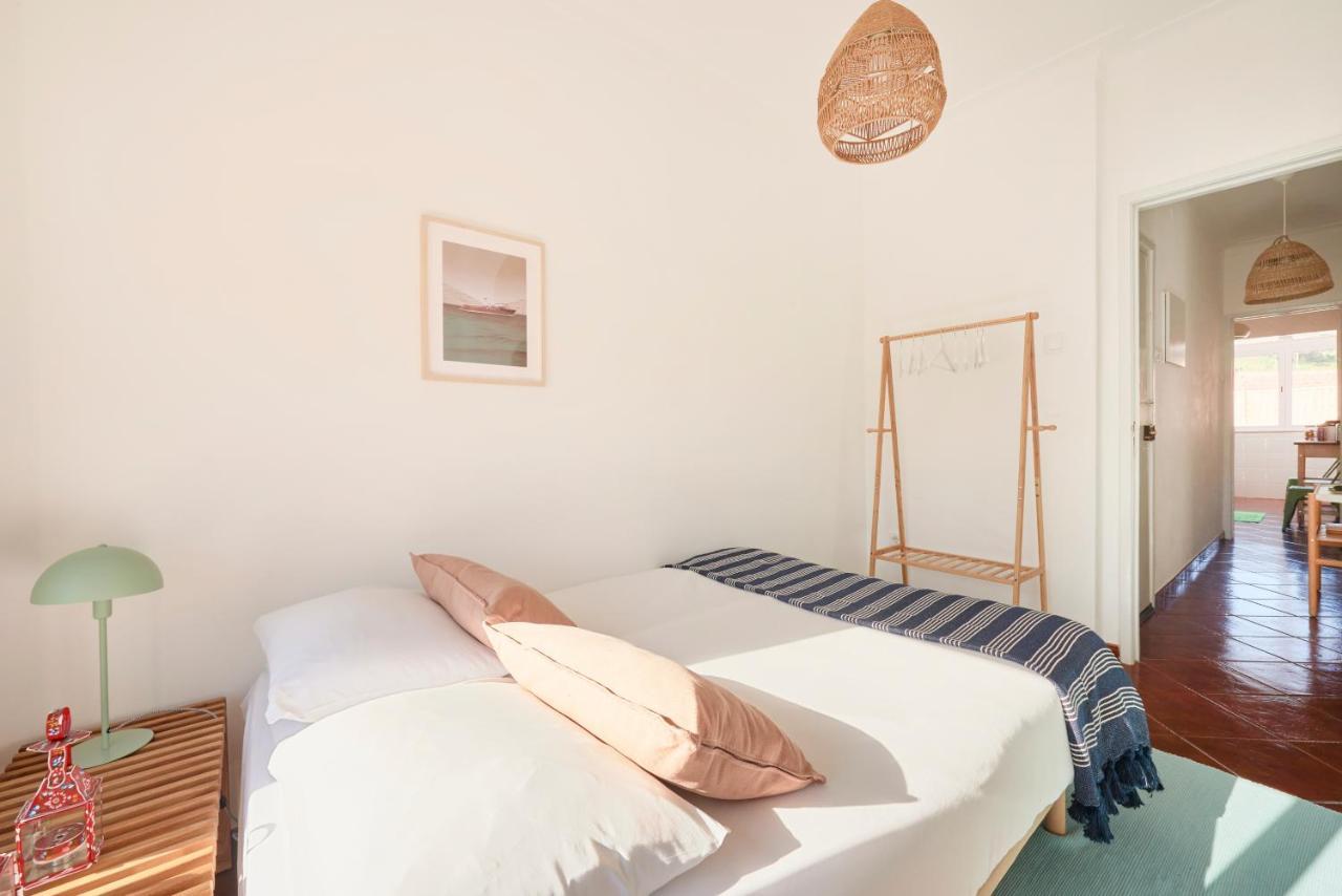 Central & Sunny 2Br Apt Near Beach, By Timecooler 세투발 외부 사진