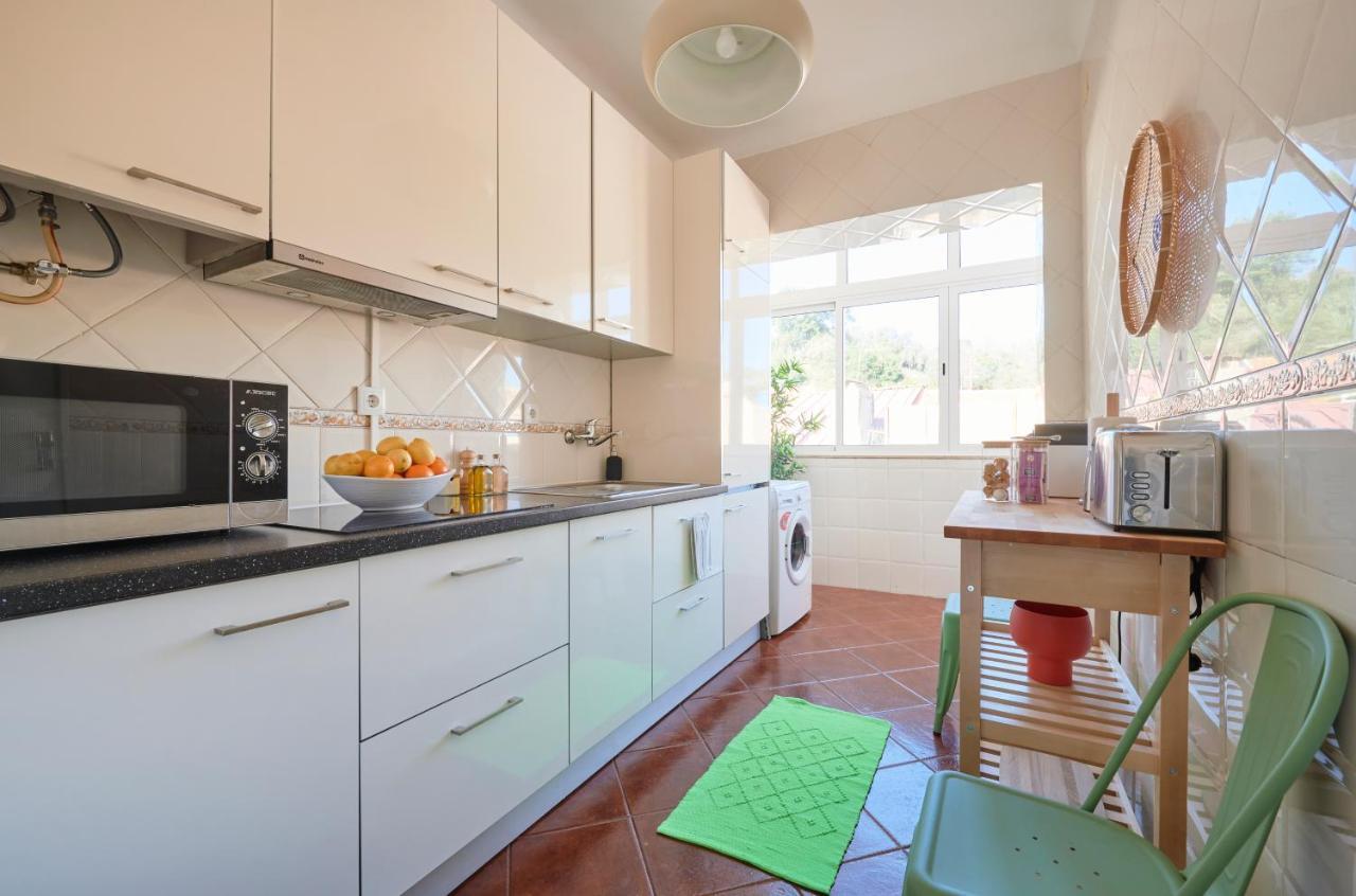 Central & Sunny 2Br Apt Near Beach, By Timecooler 세투발 외부 사진