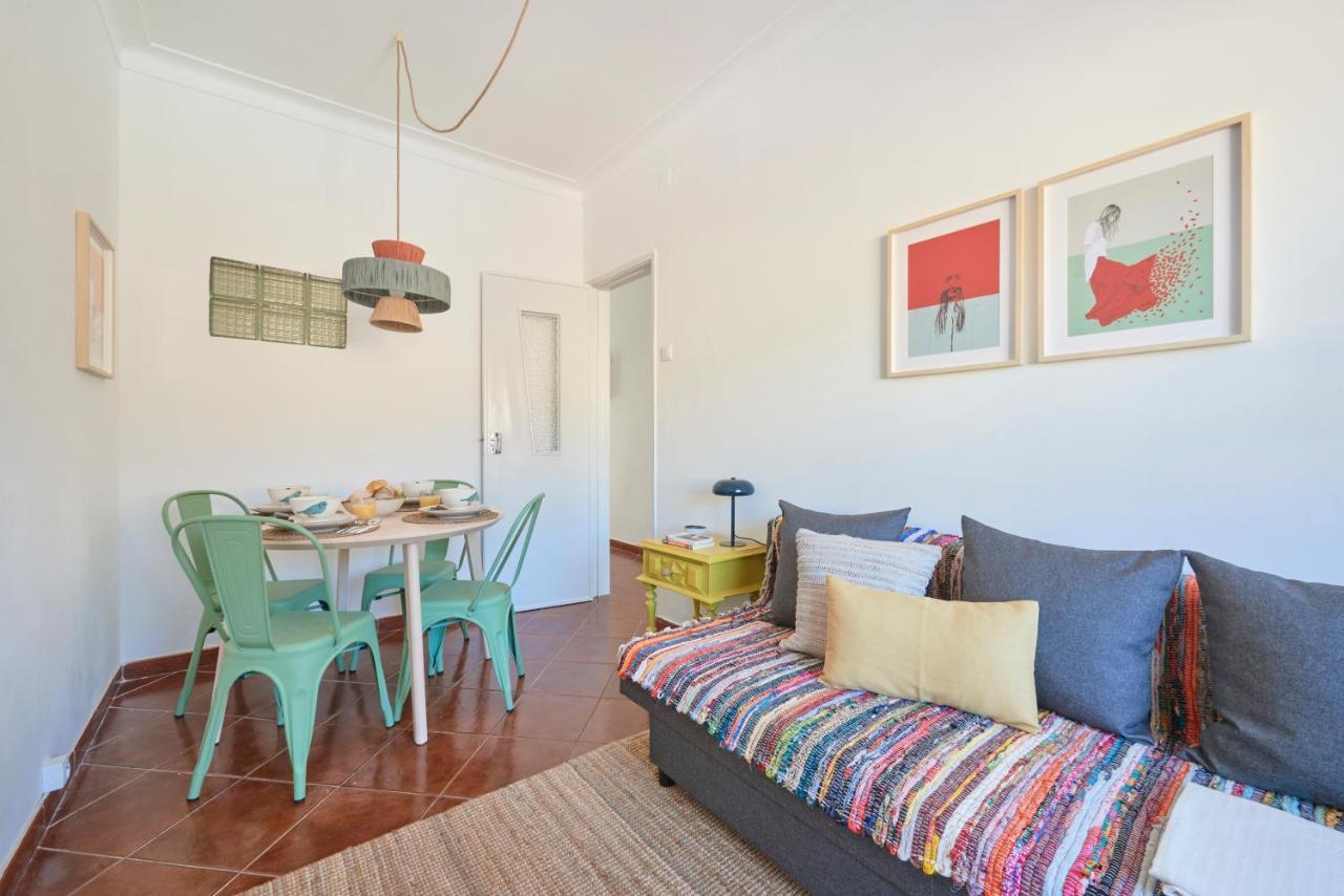 Central & Sunny 2Br Apt Near Beach, By Timecooler 세투발 외부 사진