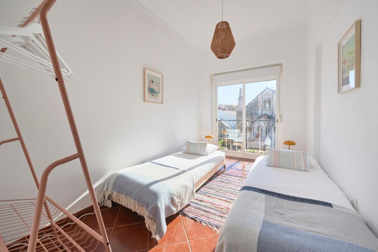 Central & Sunny 2Br Apt Near Beach, By Timecooler 세투발 외부 사진